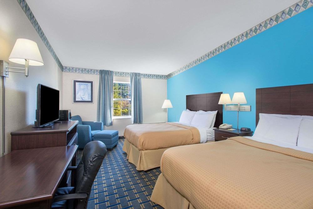 Days Inn by Wyndham Roanoke Near I-81 Eksteriør bilde