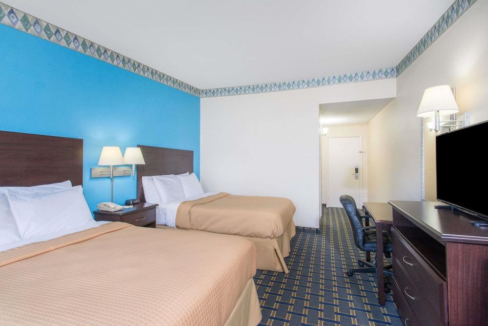 Days Inn by Wyndham Roanoke Near I-81 Eksteriør bilde